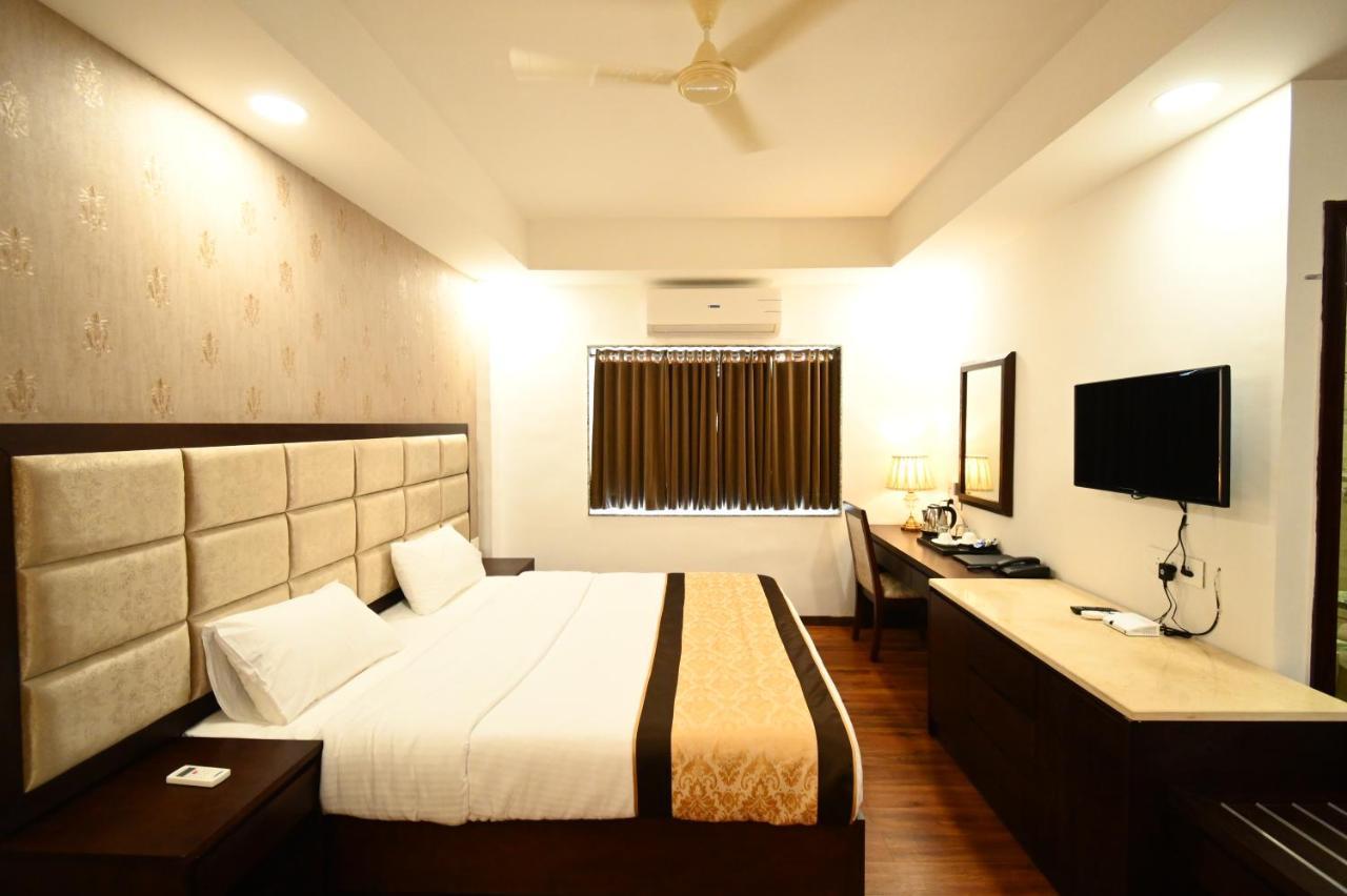 Faith Cricket Club & Resort Bhopal Exterior photo